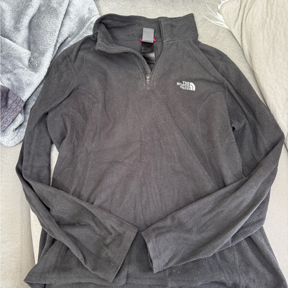 The North Face Women’s Black Quarter-Zip Fleece Pullover